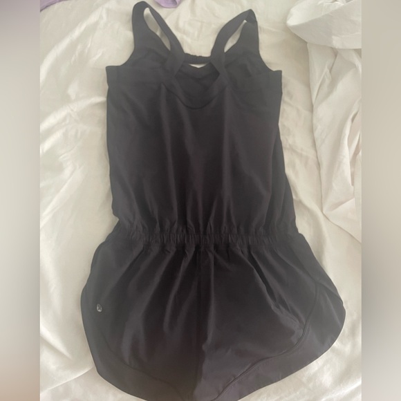 Lululemon Speed Short Romper - perfect condition size 6 - Picture 2 of 2